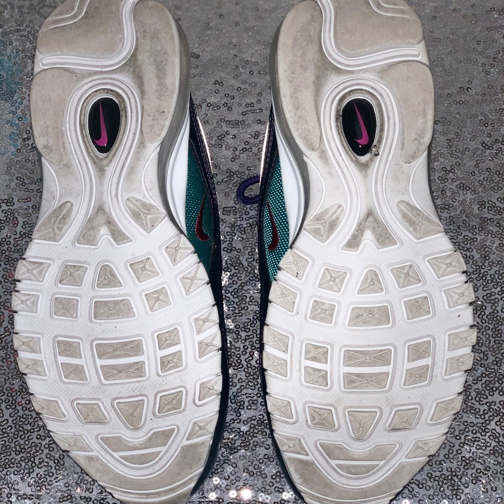 Excellent Condition Air Max - Picture 4 of 4